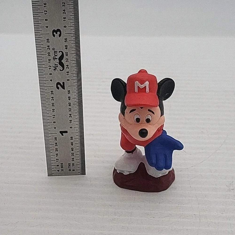 BASEBALL‎ MICKEY MOUSE Pitching Pvc Cake Topper Figurine